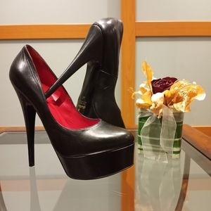 Platform stiletto pumps